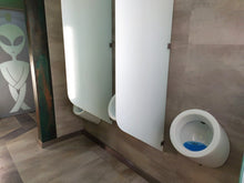 Lade das Bild in den Galerie-Viewer, SANELA SLP 82RB Urinal WCA mit integrieter Radar-Spüleinheit, 6 V (plug & play) – Bluetooth