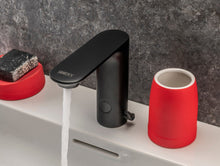 Lade das Bild in den Galerie-Viewer, SANELA SLU 63V Auftischarmatur mit Kalt-/Warm - Mischer, Schwarz, 24 V DC – Infrarot, Bluetooth