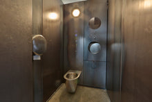 Lade das Bild in den Galerie-Viewer, SANELA SLWN 04 Edelstahl Toilette, wandhängend – vandalismussicher