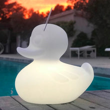 Lade das Bild in den Galerie-Viewer, LED Schwimmleuchte Ente XXL weiß mit Fernbedienung Pool Leuchte