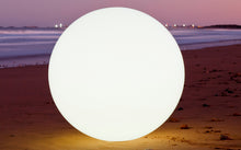 Lade das Bild in den Galerie-Viewer, Schwimmleuchte "Globe" XXl Leuchtball Außenbeleuchtung Objekt 50cm App Steuerung