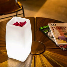 Lade das Bild in den Galerie-Viewer, Kabellose Tischleuchte "Stele" Akkuleuchte Außebeleuchtung App Control