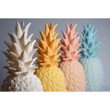 Lade das Bild in den Galerie-Viewer, Tischlampe / Leuchtobjekt Pinacolada apricot Außenleuchte Ananas mit Fernbedienung und Akku