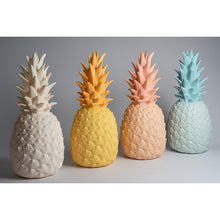 Lade das Bild in den Galerie-Viewer, Tischlampe / Leuchtobjekt Pinacolada weiss Außenleuchte Ananas mit Fernbedienung und Akku
