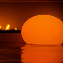 Lade das Bild in den Galerie-Viewer, Flatball Außenleuchte Schwimmleuchte mit Akku und App Control 35x27 cm