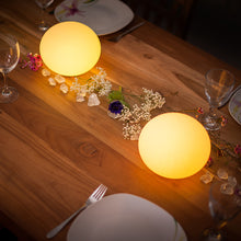 Lade das Bild in den Galerie-Viewer, Flatball XXS Schwimmleuchte Tischleuchte Gartenleuchte Akku App Control