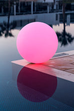 Lade das Bild in den Galerie-Viewer, Schwimmleuchte &quot;Globe&quot; XXl Leuchtball Außenbeleuchtung Objekt 50cm App Steuerung
