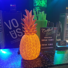 Lade das Bild in den Galerie-Viewer, Tischlampe / Leuchtobjekt Pinacolada apricot Außenleuchte Ananas mit Fernbedienung und Akku