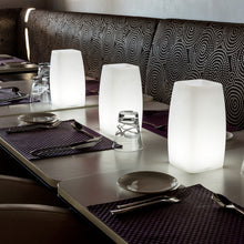 Lade das Bild in den Galerie-Viewer, Kabellose Tischleuchte "Stele" Akkuleuchte Außebeleuchtung App Control