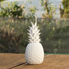 Lade das Bild in den Galerie-Viewer, Tischlampe / Leuchtobjekt Pinacolada weiss Außenleuchte Ananas mit Fernbedienung und Akku