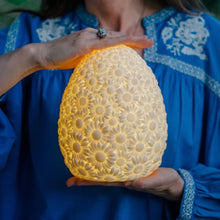 Lade das Bild in den Galerie-Viewer, Tischleuchte Daisy orange kabellose Akuulampe Gartenleuchte 15x20 cm