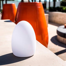 Lade das Bild in den Galerie-Viewer, Tischleuchte "Egg" Kabellos mit App Steuerung Außenbeleuchtung Gastro und Event