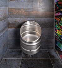 Lade das Bild in den Galerie-Viewer, SANELA SLPN 10EB Edelstahl Automatisch KEG Urinal, 6 V – Infrarot, vandalismussicher
