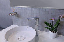 Lade das Bild in den Galerie-Viewer, SANELA SLU 60B Hoch Auftischarmatur mit Kalt-/Warm - Mischer, 6 V – Infrarot, Bluetooth
