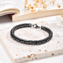 Lade das Bild in den Galerie-Viewer, Herrenarmband grau Edelstahl in Box
