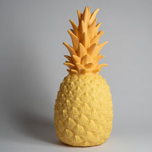 Lade das Bild in den Galerie-Viewer, Tischlampe / Leuchtobjekt Pinacolada gelb Außenleuchte Ananas mit Fernbedienung und Akku
